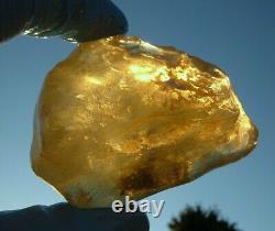 Libyan Desert Glass Meteorite Tektite impact Dimples (820 crt) Dark inside Gem