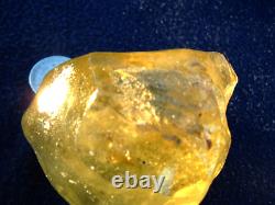 Libyan Desert Glass Meteorite Tektite impact Dimples (820 crt) Dark inside Gem