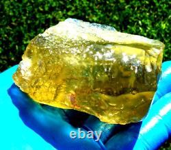 Libyan Desert Glass Meteorite Tektite impact specimen(1150 crt) Big Green Gem