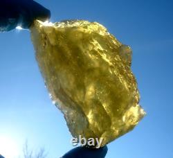 Libyan Desert Glass Meteorite Tektite impact specimen(1150 crt)stand alone Green