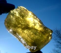 Libyan Desert Glass Meteorite Tektite impact specimen(1150 crt)stand alone Green