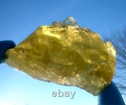 Libyan Desert Glass Meteorite Tektite impact specimen(1150 crt)stand alone Green