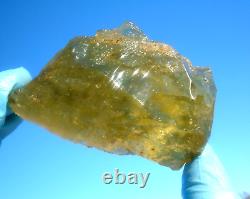 Libyan Desert Glass Meteorite Tektite impact specimen(1150 crt)stand alone Green