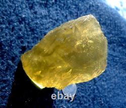 Libyan Desert Glass Meteorite Tektite impact specimen(1150 crt)stand alone Green