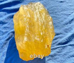 Libyan Desert Glass Meteorite Tektite impact specimen(1800 crt)big yellow Gem