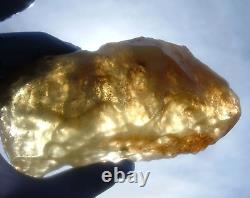 Libyan Desert Glass Meteorite Tektite impact specimen(2300 crt) Nice Color