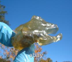 Libyan Desert Glass Meteorite Tektite impact specimen(240 crt)Nice Tunnel Shape