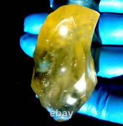 Libyan Desert Glass Meteorite Tektite impact specimen(375 crt)Soft Gem Top AAAA