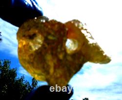 Libyan Desert Glass Meteorite Tektite impact specimen(390 crt) 2 Natural holes