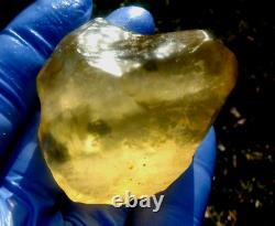 Libyan Desert Glass Meteorite Tektite impact specimen(415 crt)Soft yellow Gem