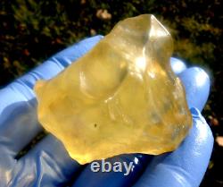 Libyan Desert Glass Meteorite Tektite impact specimen(415 crt)Soft yellow Gem