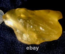 Libyan Desert Glass Meteorite Tektite impact specimen(415 ct)Dimples yellow Gem