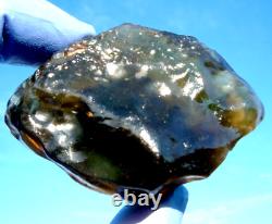 Libyan Desert Glass Meteorite Tektite impact specimen (420 crt) Green Gem AAAAA