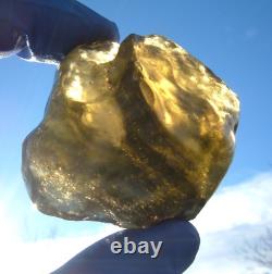 Libyan Desert Glass Meteorite Tektite impact specimen (420 crt) Green Gem AAAAA