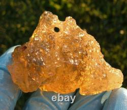 Libyan Desert Glass Meteorite Tektite impact specimen(425 crt) Big natural Hole