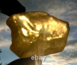 Libyan Desert Glass Meteorite Tektite impact specimen(435 crt)Soft yellow Gem A+