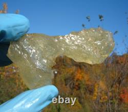 Libyan Desert Glass Meteorite Tektite impact specimen(505 crt)very unique shape