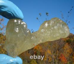 Libyan Desert Glass Meteorite Tektite impact specimen(505 crt)very unique shape