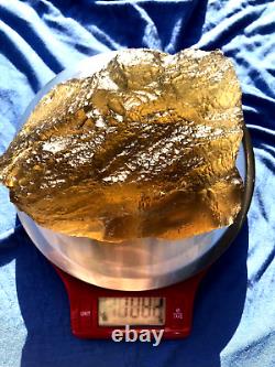 Libyan Desert Glass Meteorite Tektite impact specimen(5400 crt)Very big (1 Kg)