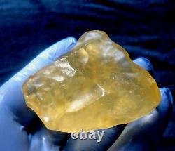 Libyan Desert Glass Meteorite Tektite impact specimen(540 crt)Dimples Super Gem