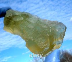 Libyan Desert Glass Meteorite Tektite impact specimen (555 crt)Dimples Top AAA