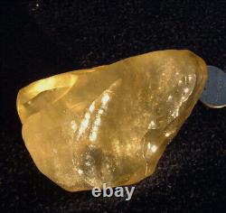 Libyan Desert Glass Meteorite Tektite impact specimen(585 crt) Soft Gem AAAA