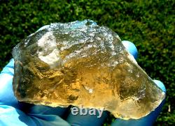 Libyan Desert Glass Meteorite Tektite impact specimen(775crt)Natural Hole Green