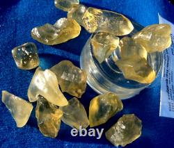 Libyan Desert Glass Meteorite Tektite impact specimen(800 crt)Medium Gem Lot#48