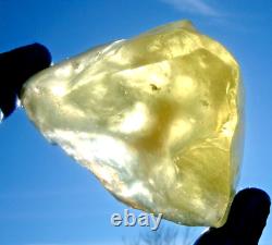 Libyan Desert Glass Meteorite Tektite impact specimen(945 crt)Soft stand alone