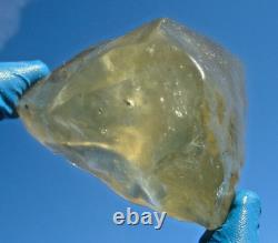 Libyan Desert Glass Meteorite Tektite impact specimen(945 crt)Soft stand alone