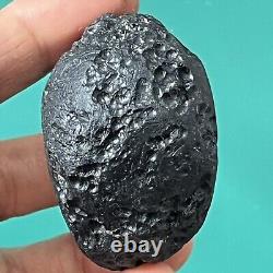 Tektite indochinite space rock impactite of meteorite impact 92 g stone curve