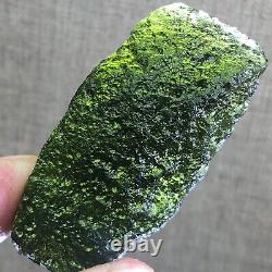 119,7 Ct MOLDAVITE de République tchèque provenant d'un impact de météorite avec des éclats