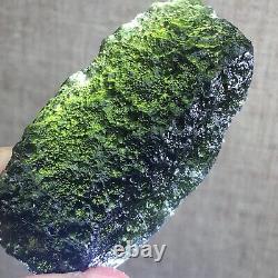 119,7 Ct MOLDAVITE de République tchèque provenant d'un impact de météorite avec des éclats