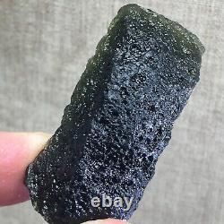 119,7 Ct MOLDAVITE de République tchèque provenant d'un impact de météorite avec des éclats