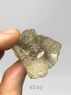 132ct 26.4g Échantillon d'impact de météorite de tectite de verre du désert libyen E0