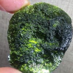 218,2 Ct MOLDAVITE De République Tchèque De L'Impact De Météorite Avec Des Éclats