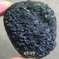 218,2 Ct MOLDAVITE De République Tchèque De L'Impact De Météorite Avec Des Éclats