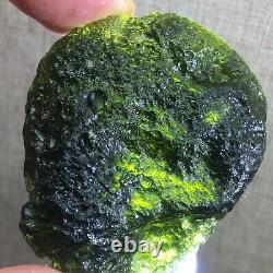 218.2 Ct MOLDAVITE de République tchèque provenant d'un impact de météorite avec des éclats