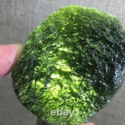 234Ct MOLDAVITE De République Tchèque De L'Impact De Météorite Avec Des Éclats