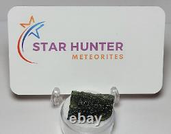 23,6 carats Moldavite de la République tchèque de 24 mm de long provenant de l'impact d'une météorite.