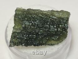 23,6 carats Moldavite de la République tchèque de 24 mm de long provenant de l'impact d'une météorite.