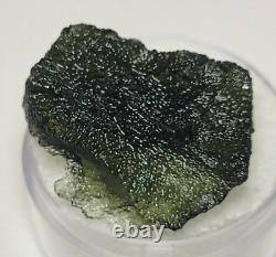 24.6 carats 23mm de long Moldavite de la République tchèque provenant de l'impact d'une météorite