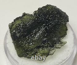 24.6 carats 23mm de long Moldavite de la République tchèque provenant de l'impact d'une météorite