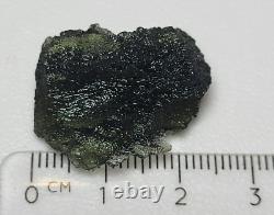 24.6 carats 23mm de long Moldavite de la République tchèque provenant de l'impact d'une météorite