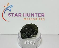 27,6 carats 26mm de long Moldavite de République tchèque provenant de l'impact d'une météorite