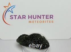 33,3 carats Moldavite de République tchèque de 36mm de long provenant de l'impact d'une météorite