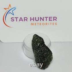 33,3 carats Moldavite de République tchèque de 36mm de long provenant de l'impact d'une météorite