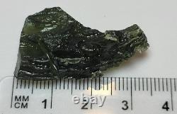 33 carats 32mm long Moldavite de la République tchèque provenant de l'impact d'une météorite