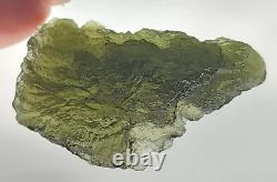 53,7 carats Moldavite de République tchèque de 35mm de long provenant de l'impact d'une météorite