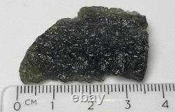 53,7 carats Moldavite de République tchèque de 35mm de long provenant de l'impact d'une météorite